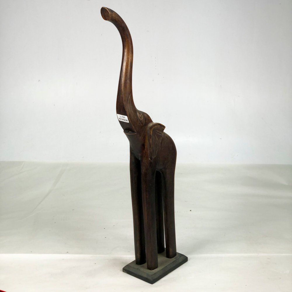 Figura de Elefante Tallada en Madera Oscura, 55 cm