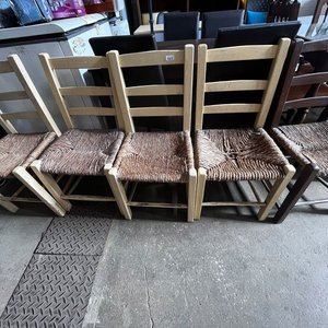 Set de 5 Sillas de Madera y Totora - imagen 2