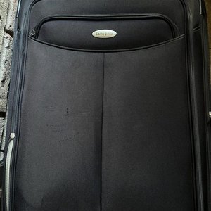 Valija Samsonite Negra Grande con Ruedas - imagen 2
