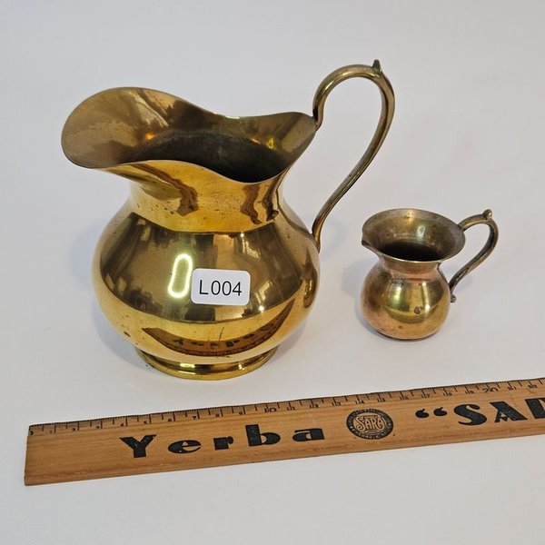 Importante jarra y jarrita de bronce sellada - imagen 1