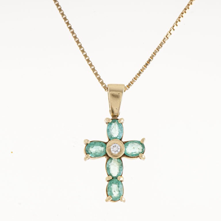 Lote anterior: Cadena con cruz oro 18k, brillante y esmeraldas