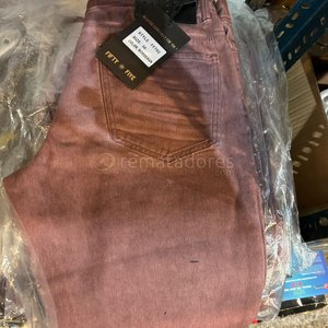 Lote anterior: Jean Color Borgoña Marca Fifty Five Talle 40