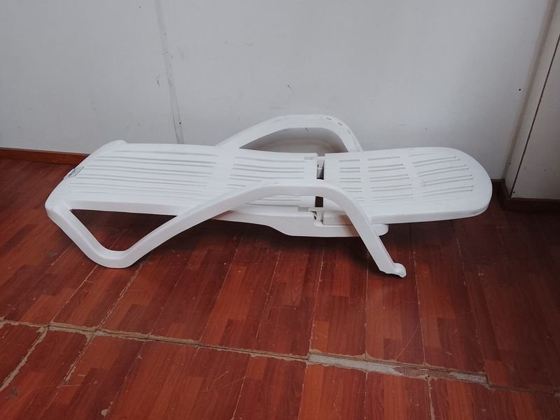 Reposera de Playa o Piscina Blanca Plegable y Regulable