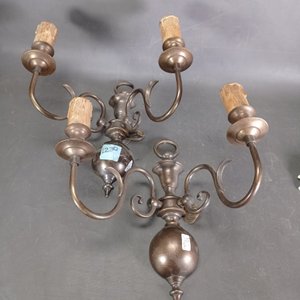 Lote anterior: Par de Apliques Holandeses de Bronce con Dos Luces