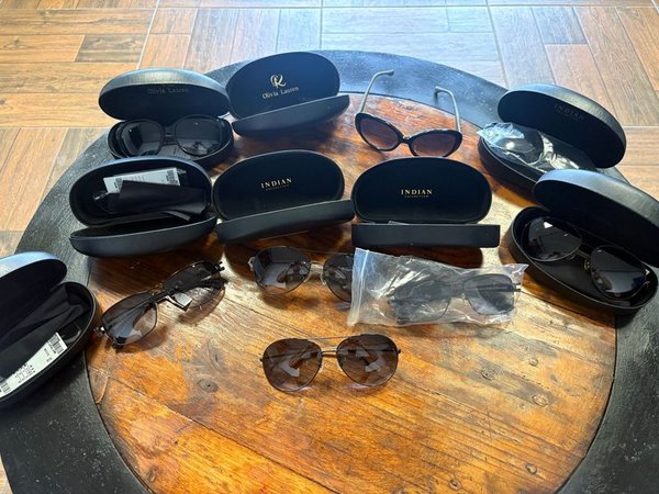 8 Pares de Lentes de Sol: 6 de Caballero y 2 de Dama - imagen 1