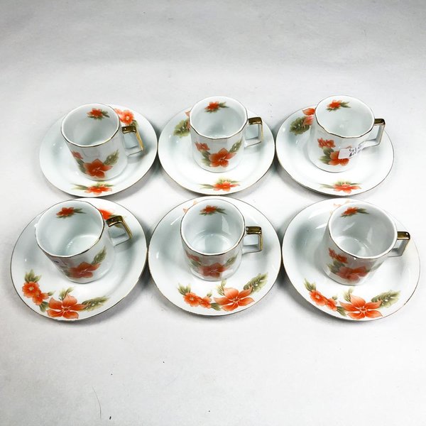 Juego de 12 Pocillos y Platitos de Porcelana Blanca con Flores Florales - imagen 1