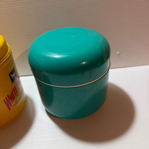 Lote de 3 Hieleras de Plástico en Diferentes Tamaños y Colores - imagen 5