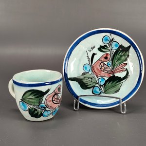 Dúo de Taza y Plato de Cerámica Mexicana Pintada a Mano con Diseño de Ave - imagen 1