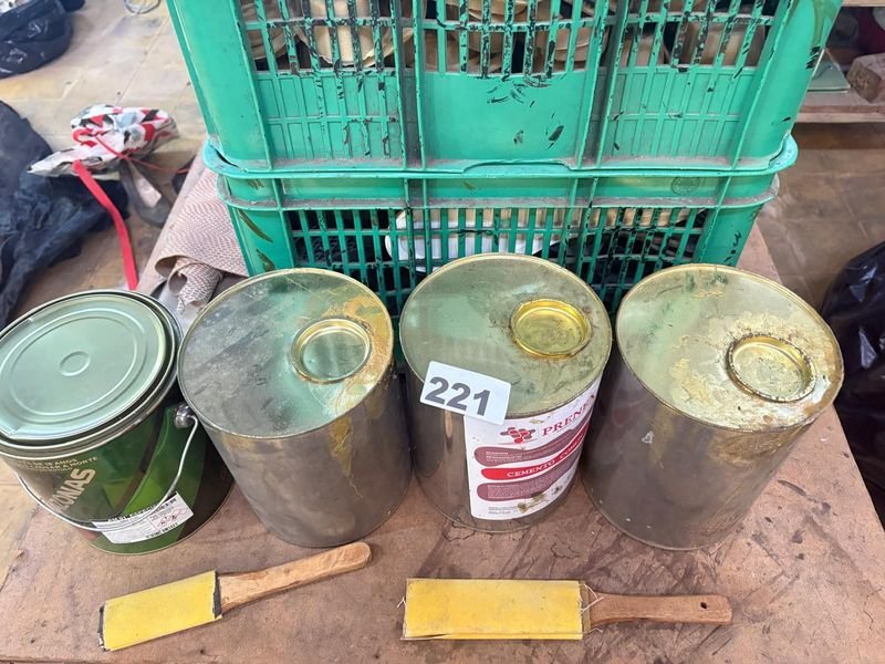 Lote de 4 Latas de Cemento Vacías (Prenex, Amazonas) y 2 Lijas
