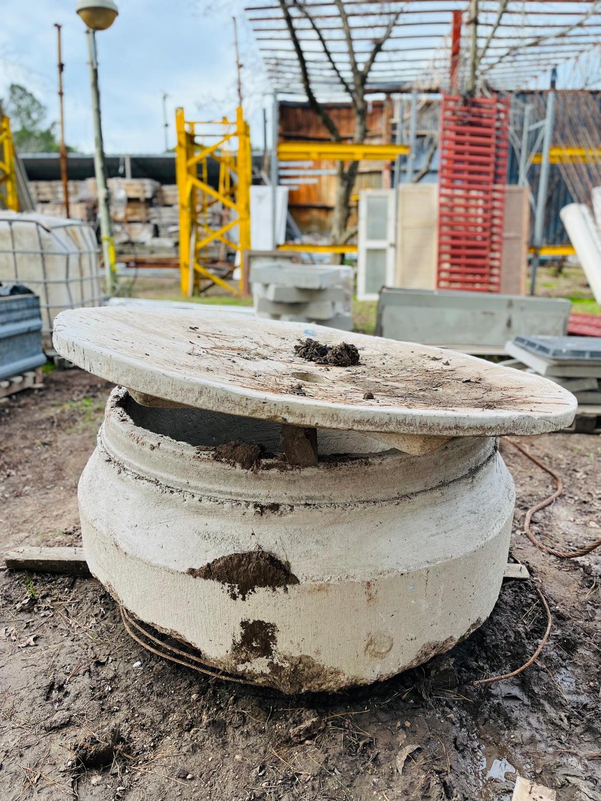 Aro de Hormigón con Tapa Circular para Pozo o Desagüe