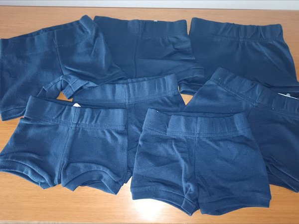 Shorts lisos de calidad, nuevos y sin usar - imagen 3