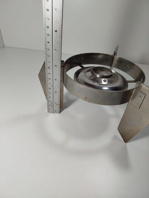Antiguo mechero en acero con trípode y soporte para utensilios - imagen 3