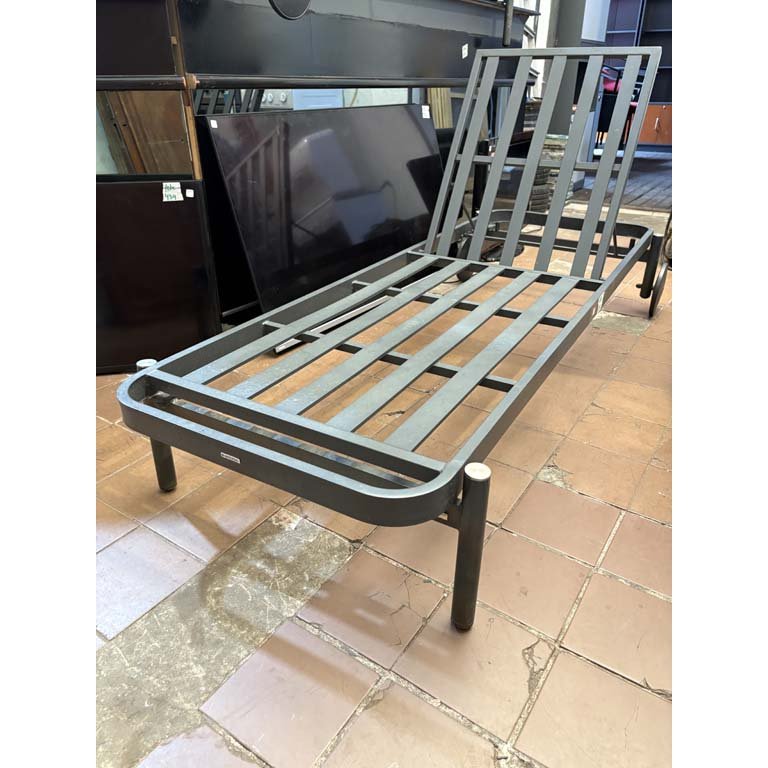 Item 2102447 - Image 1