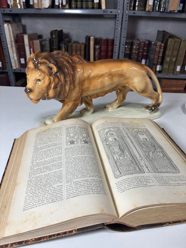 Diccionario de Antigüedades Cristianas de 1889 - Libro antiguo con estatuas de león y oso polar - imagen 3