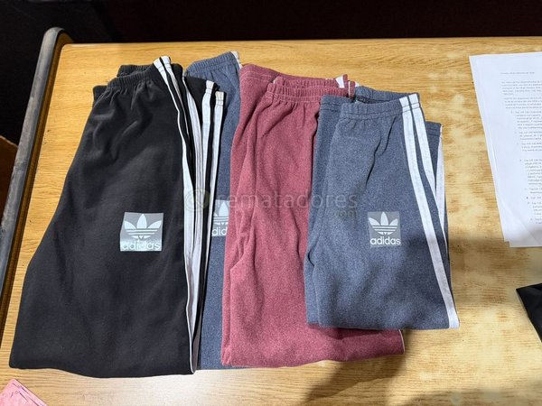Conjunto de Pantalones Deportivos Adidas