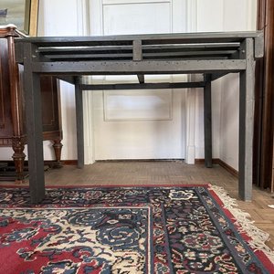 Mesa Rústica de Pallet con Tapa de Vidrio y Estructura Gris - imagen 6