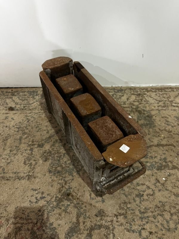 Molde para bloques con tres agujeros - imagen 3
