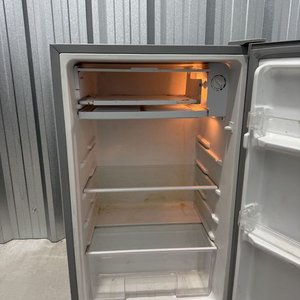 Heladera Minibar Newpoint FR-92S Plateada con Cerradura - imagen 7