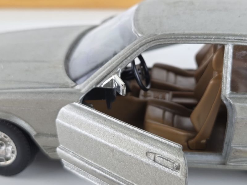 Modelo de coche Mercedes Burago escala 1-26 - imagen 6
