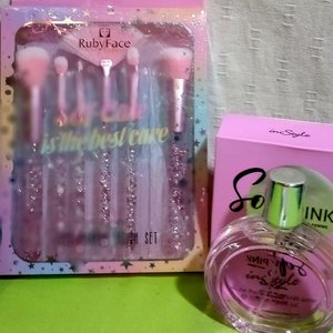 Set de Maquillaje y Perfume para Mujer: Pinceles, Neceser y Alicates - imagen 2