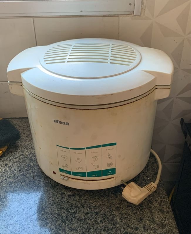Lote anterior: Freidora de aceite marca UFESA - Electrodomésticos