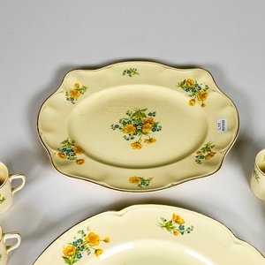 Diez piezas de loza inglesa, bandejas y pocillos cafe - imagen 3