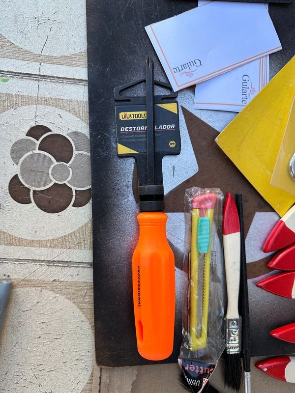 Lote de herramientas y pinturas de calidad - imagen 2