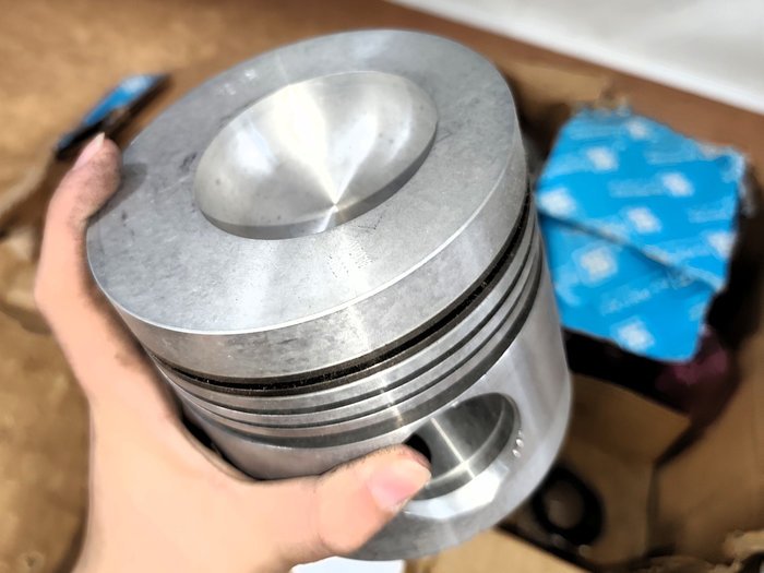 Pistones para motor de tractor Ford 4.6 050MM - imagen 3