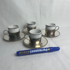 Juego de 4 Tazas de Café con Platillos en Porcelana y Metal - imagen 10