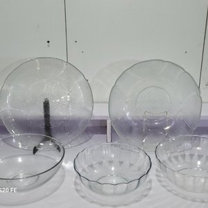 Set de 5 Piezas: 2 Fuentes Grandes y 3 Ensaladeras de Vidrio Transparente - imagen 2
