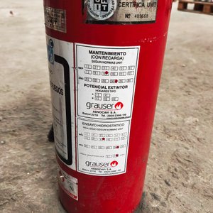 Extintor Portátil Rojo Grauser con Manguera y Manómetro - imagen 3