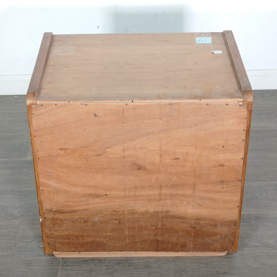 Mesa de luz en madera maciza con cajón y puerta - imagen 4