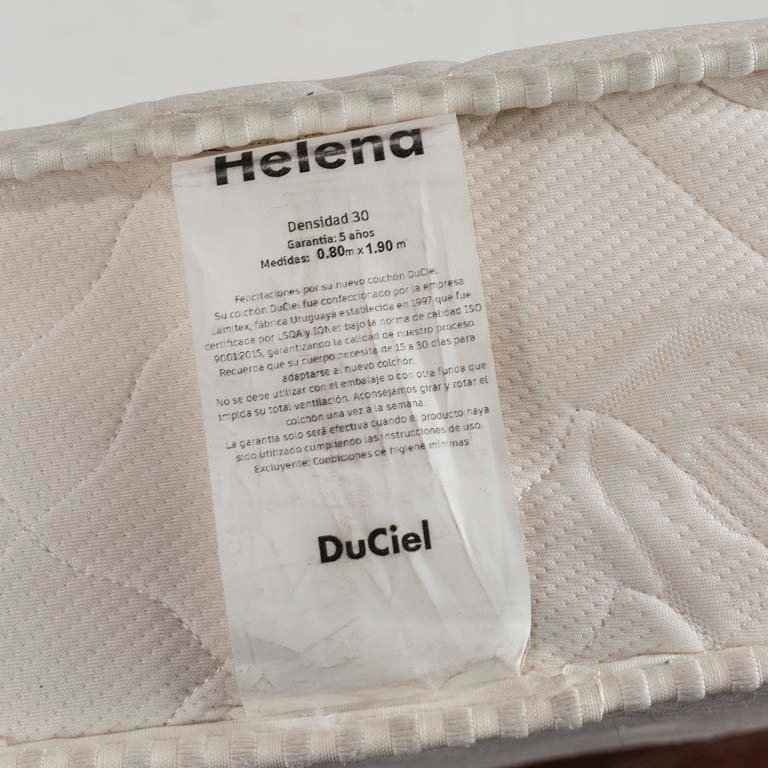 Colchón de mala calidad con manchas y detalles - imagen 2