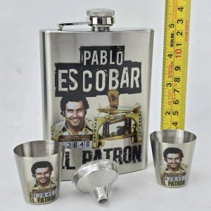 Set de Petaca y 2 Vasos "El Patrón" - imagen 4