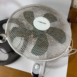 Ventilador de Pie Green Air (no funciona) y Ventilador de Pared Recco (funcionando) - imagen 4