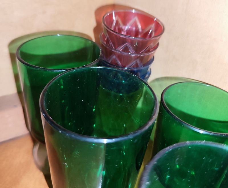 Colección de mini vasos para shots en diferentes colores y tamaños - imagen 2