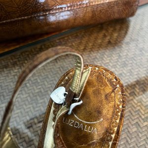 Zapato y Cartera de Charol Marrón Claro Luz Da Lua Talle 36 - imagen 6