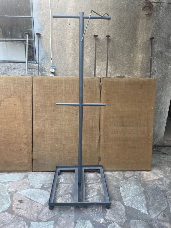 Soporte de Hierro para Colgar Bicicletas