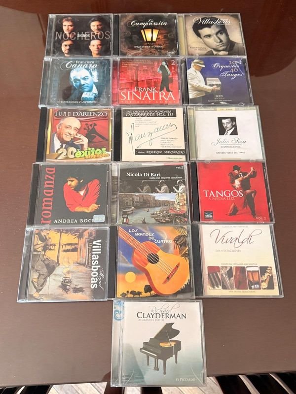 Lote de 16 CDs de Música Popular, Tango y Folklore