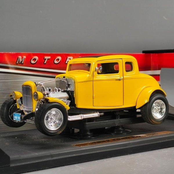 Modelo de coche de 1932 Ford en metal de die-cast, restaurado y detallado - imagen 4