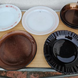 Lote de 11 Platos de Vidrio Varios Colores y Diseños - imagen 2