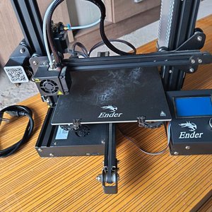 Impresora 3D Ender con Poco Uso - imagen 5