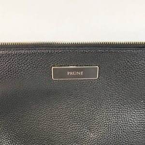 Cartera Negra de Cuero con Correa Beige Marca Prüne - imagen 2