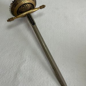 Abrecartas Español Estilo Espada con Empuñadura Decorada - imagen 2