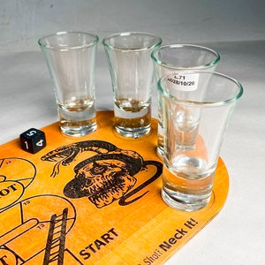 Juego de Beber "Shots & Ladders" con Tablero de Madera y 4 Vasos de Vidrio - imagen 3