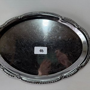 Bandeja y Fuente Ovalada de Aluminio con Detalles Decorativos - imagen 3