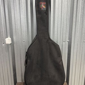 Lote siguiente: Guitarra Clásica Bestler Hecha en Shanghai