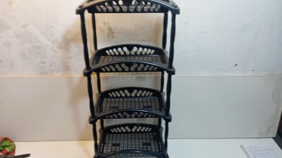 Organizador Negro de PVC con 4 Estantes