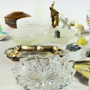 Lote de Figuras, Alhajeros, Cenicero y Perfumero de Cristal y Metal - imagen 4