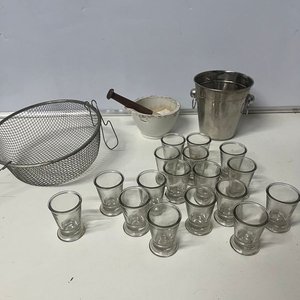 Mortero de Mármol y Madera, Hielera de Acero y 17 Vasos de Vidrio - imagen 7